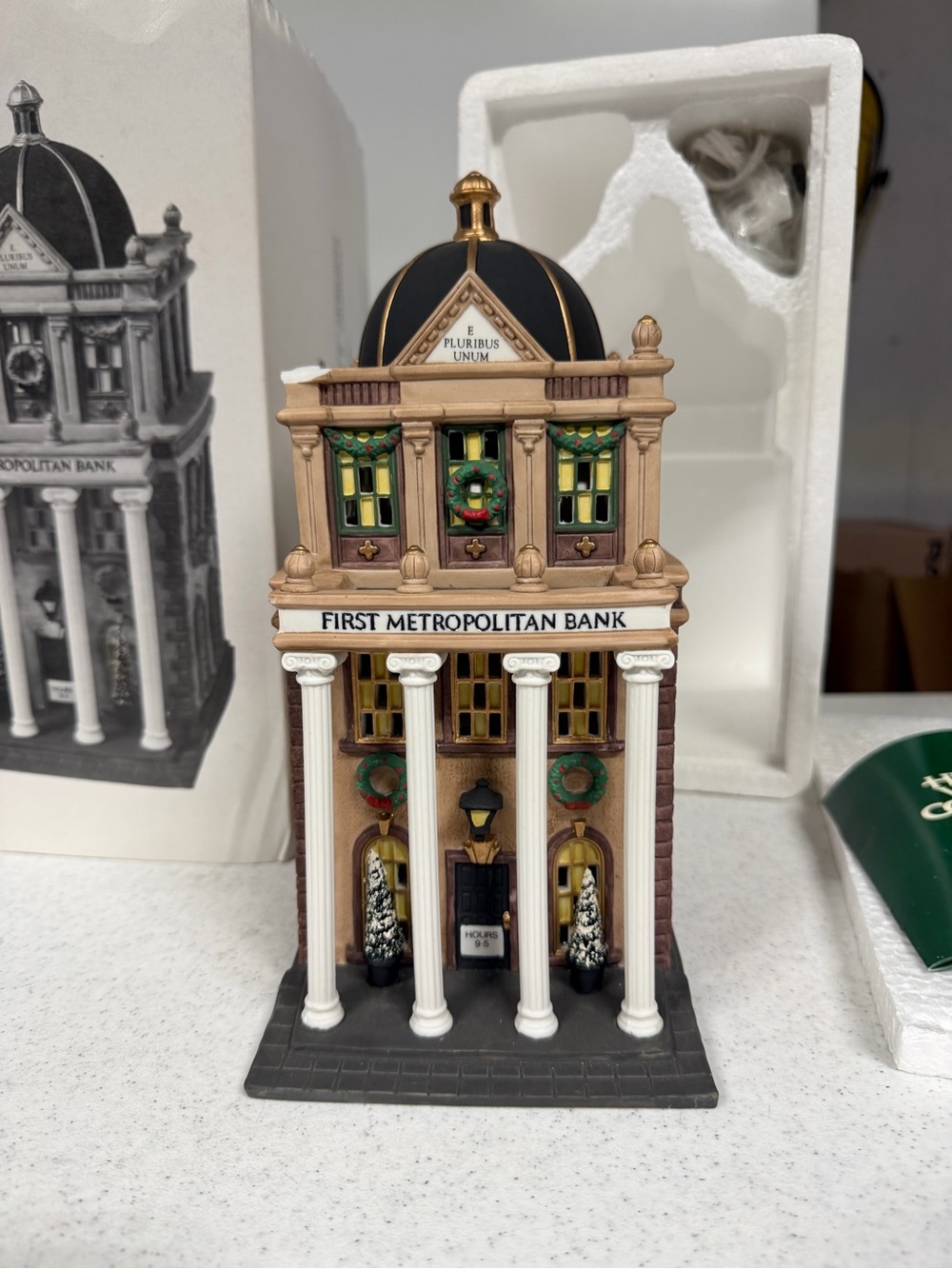 Heritage Village Department 56 First Metropolitan Bank Christmas In The CityREAD